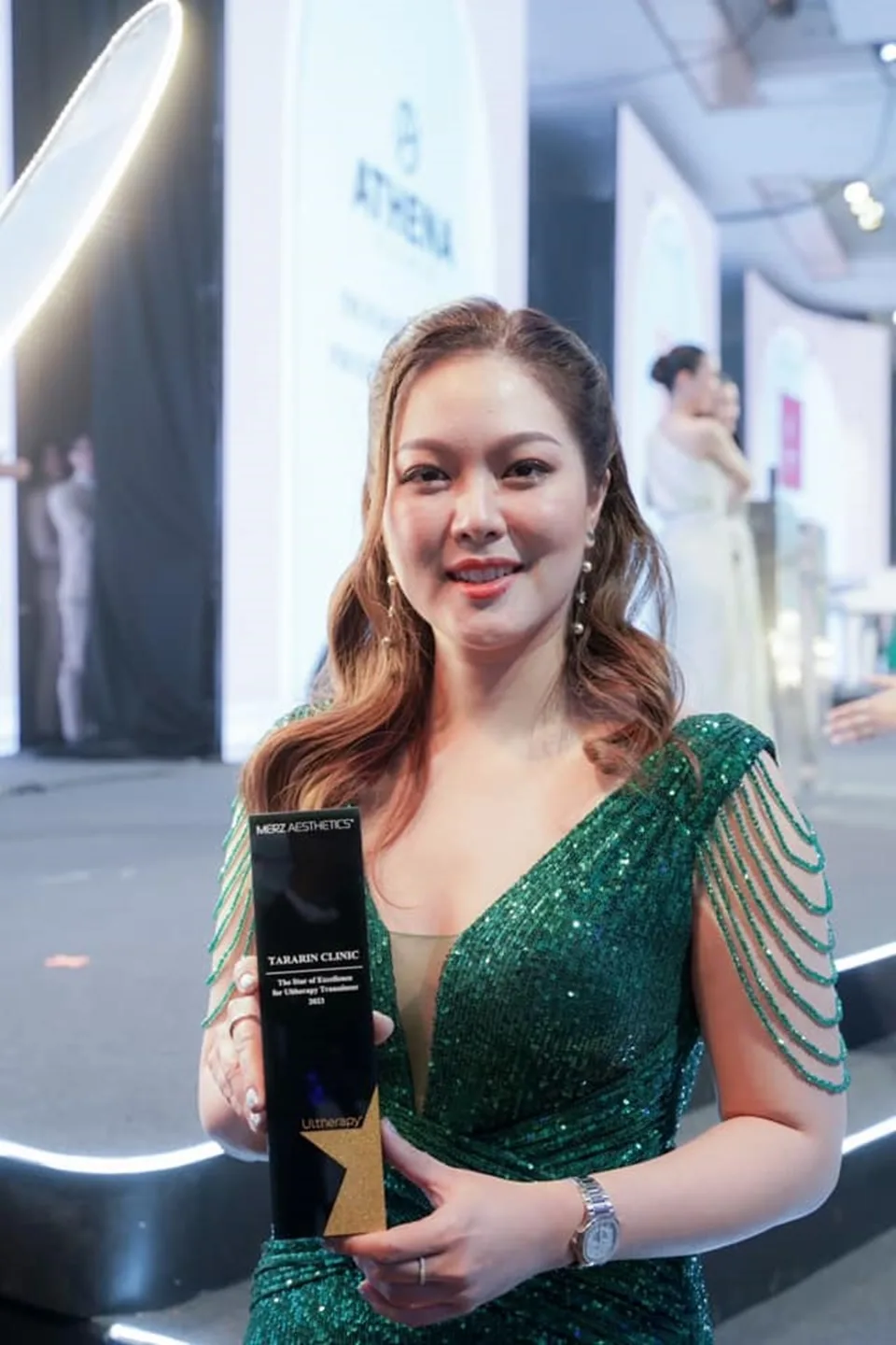 ธารารินคลินิก กวาด 2 รางวัล ในงาน Haus of Heroes จัดโดย Merz Aesthetics Thailand 11