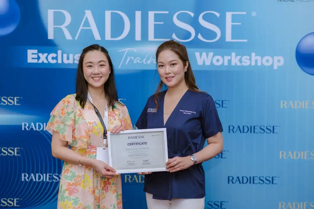 คุณหมอฝนสอนฉีด Radiesse ในบทบาทของ Merz KOL 6